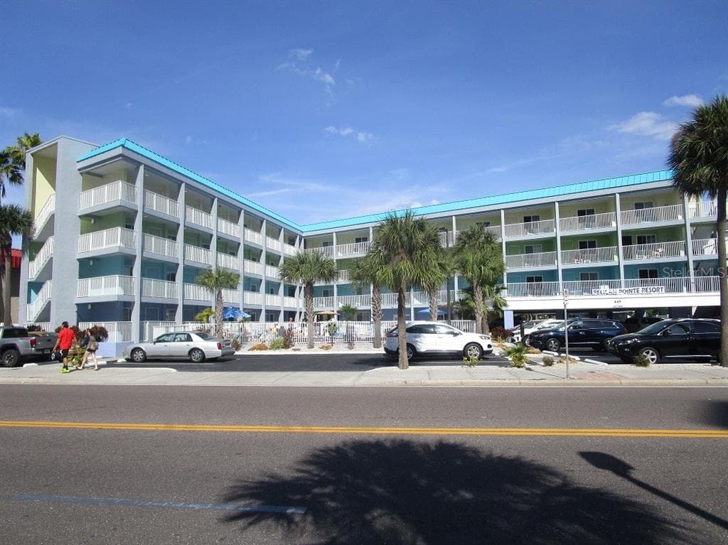445 S GULFVIEW BOULEVARD UNIT 311 CLEARWATER BEACH, FL 33767