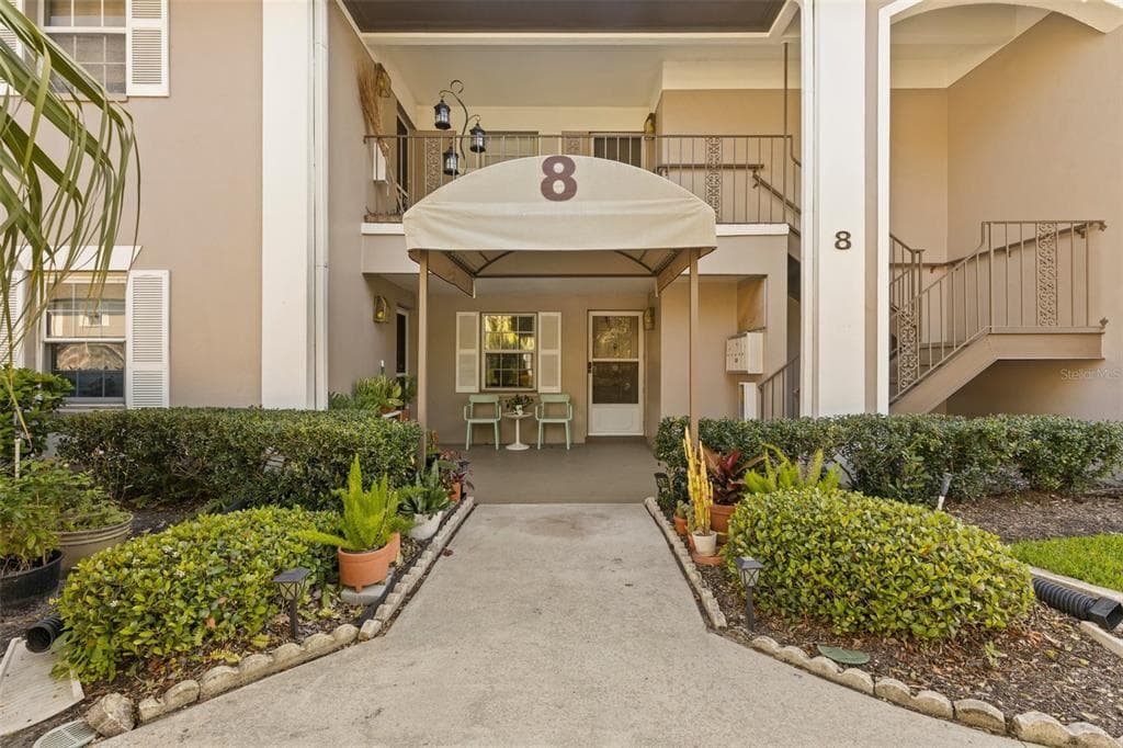 5265 E BAY DRIVE UNIT 811 CLEARWATER, FL 33764