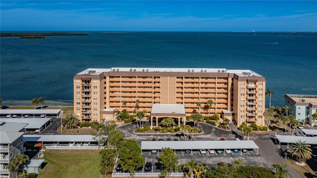 9 HAIG PLACE UNIT 812 DUNEDIN, FL 34698