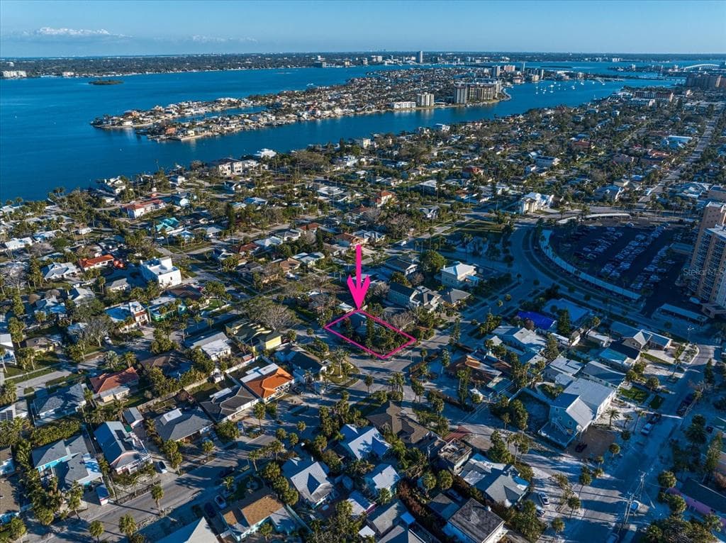 939 MANDALAY AVENUE CLEARWATER BEACH, FL 33767