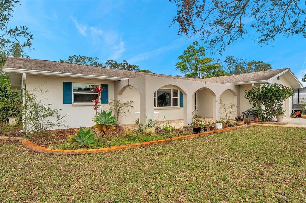 9520 PORTSIDE DRIVE SEMINOLE, FL 33776