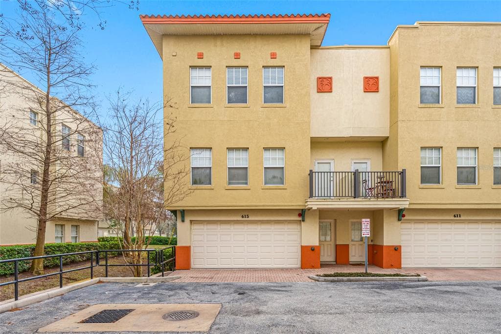 615 OLIVE TREE COURT CLEARWATER, FL 33756
