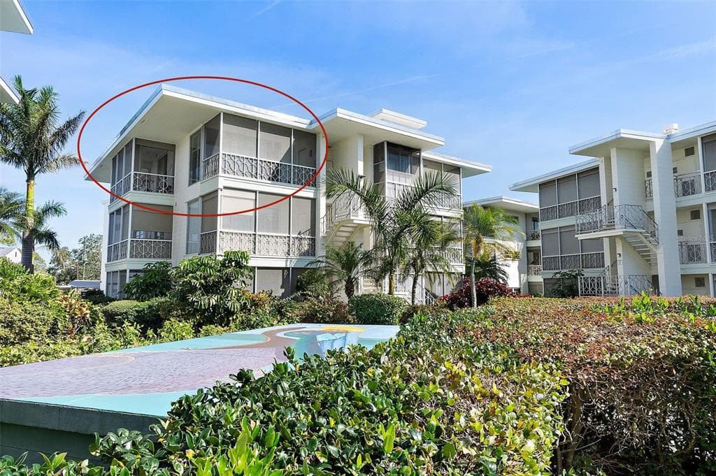 1036 N SHORE DRIVE NE UNIT 5 ST PETERSBURG, FL 33701