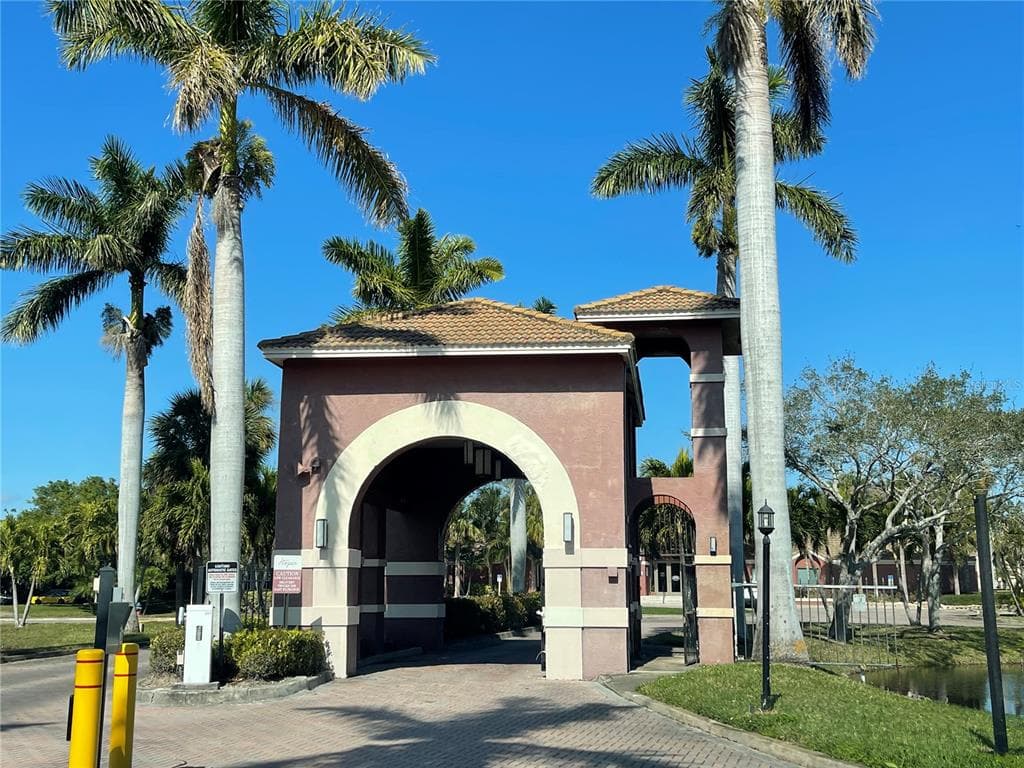 10265 GANDY BOULEVARD N UNIT 1107 ST PETERSBURG, FL 33702