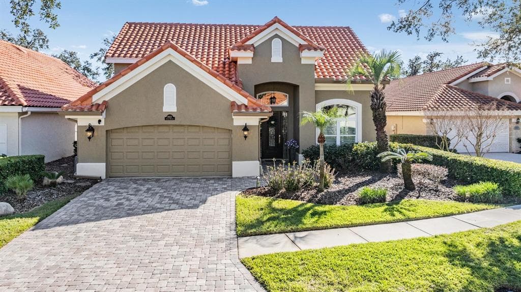 18823 AVENUE BIARRITZ LUTZ, FL 33558