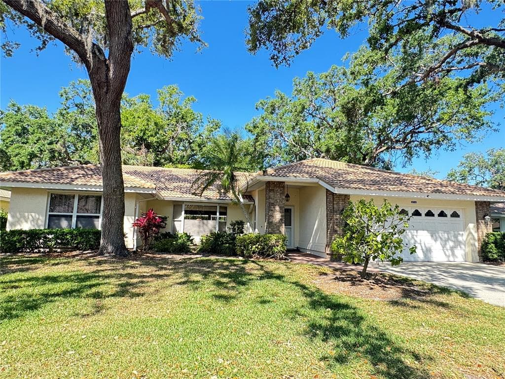 5714 GARDEN LAKES FERN BRADENTON, FL 34203