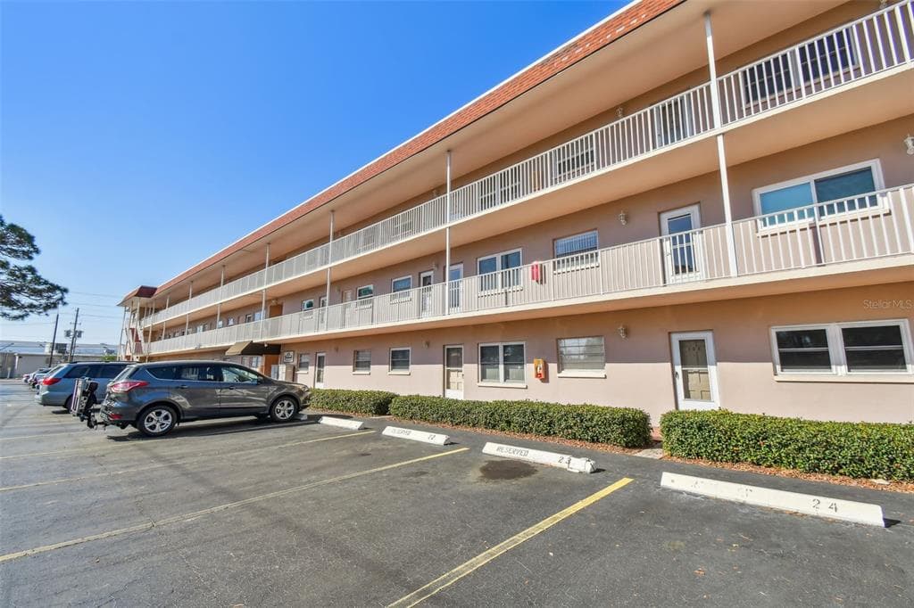 6645 1ST AVENUE N UNIT 107 ST PETERSBURG, FL 33710