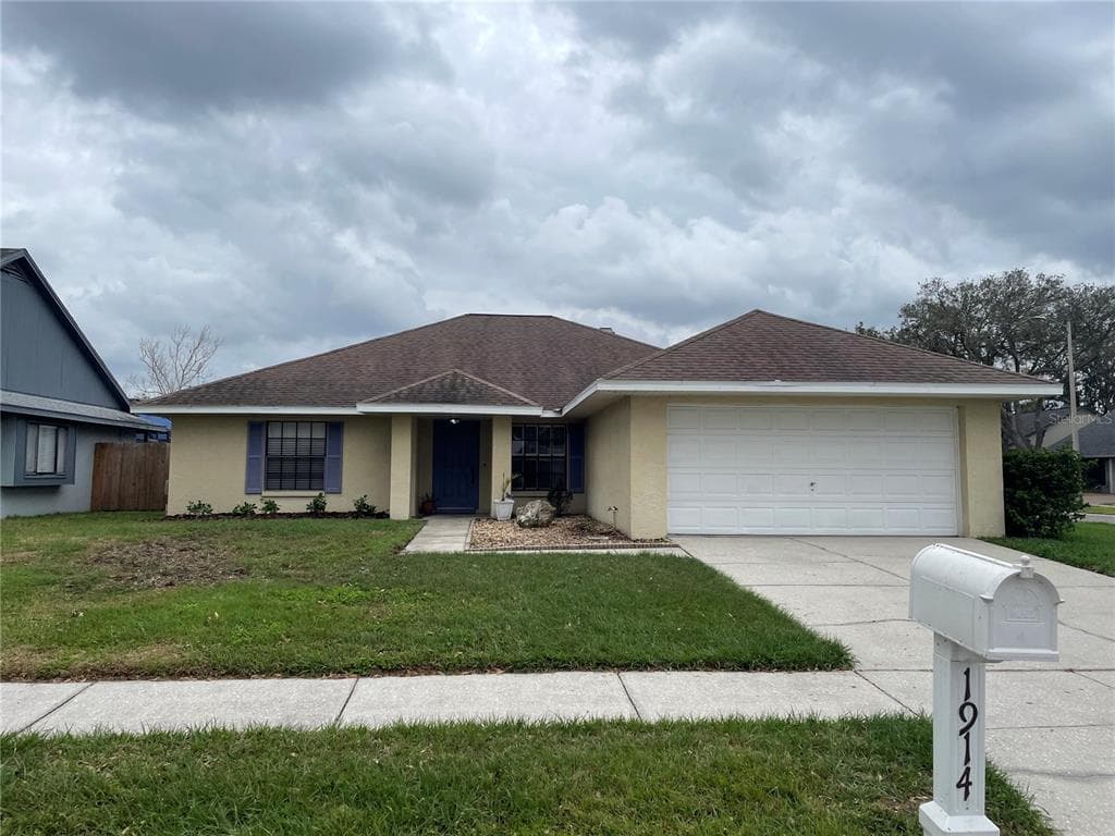 1914 BLUE SAGE COURT BRANDON, FL 33511