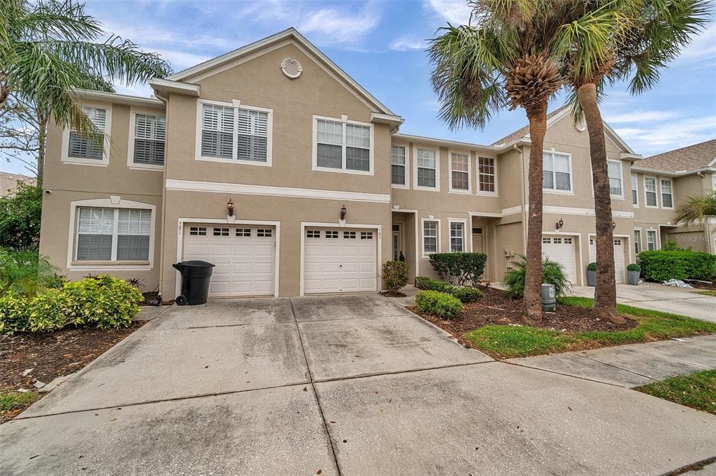 585 BLACK LION DRIVE NE ST PETERSBURG, FL 33716