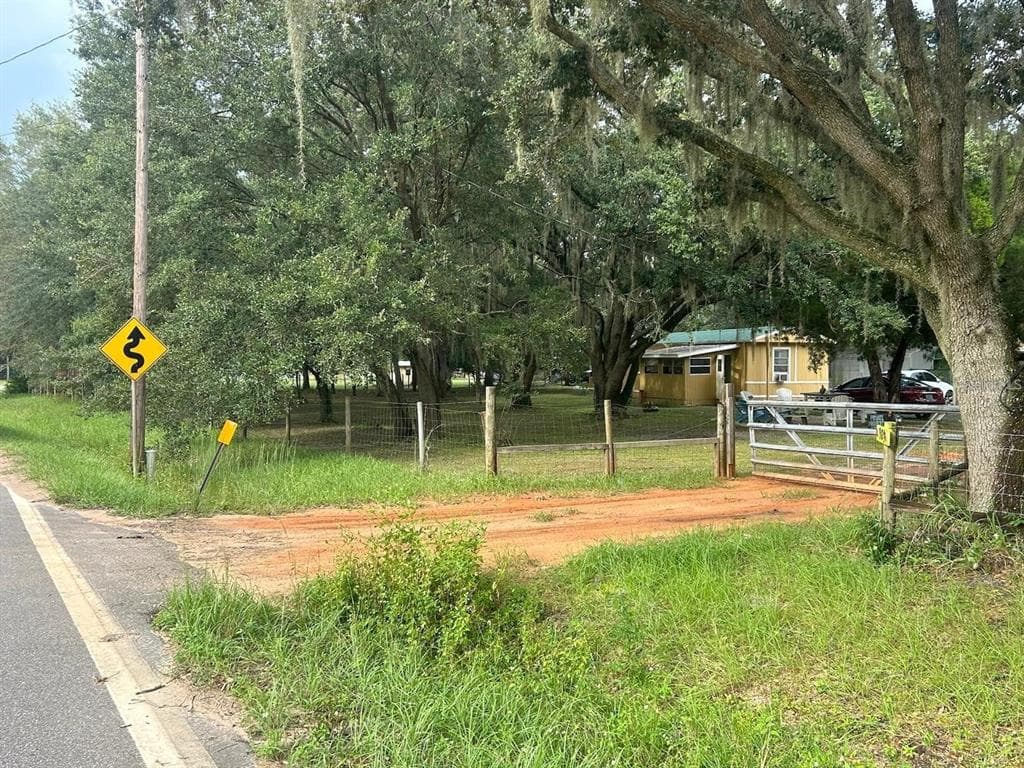 981 DAWES ROAD FROSTPROOF, FL 33843