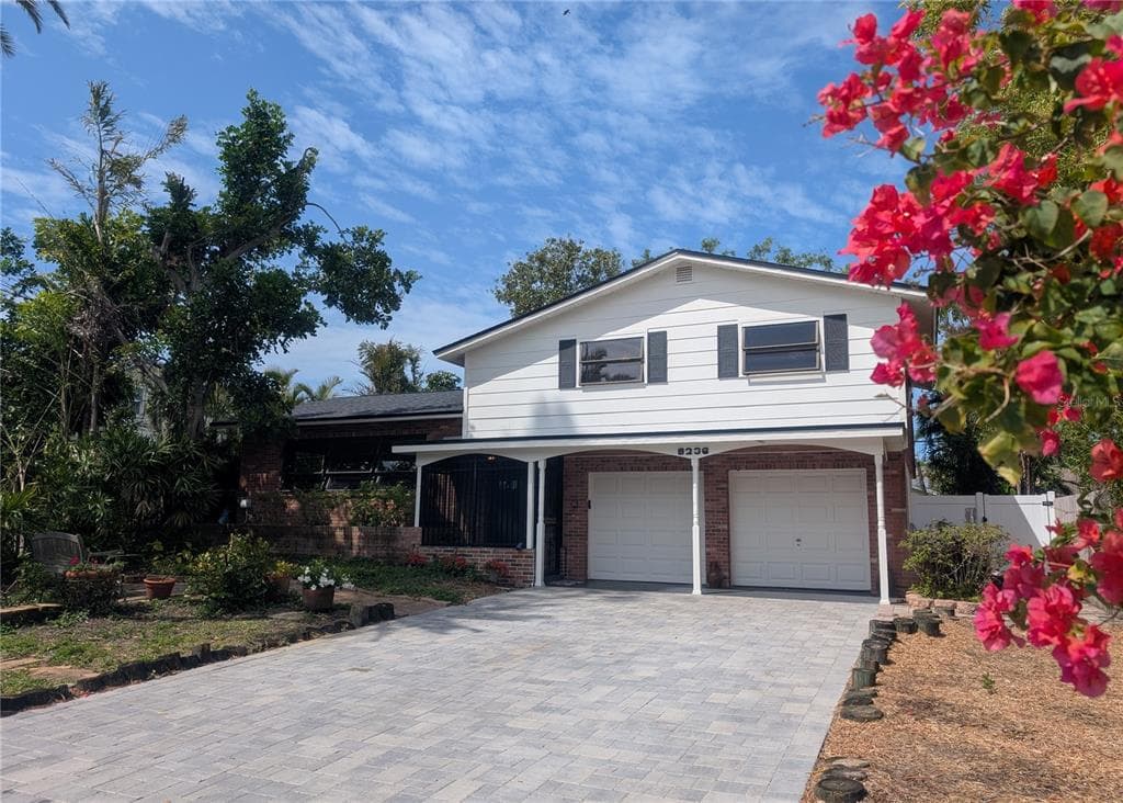 8236 128TH STREET SEMINOLE, FL 33776