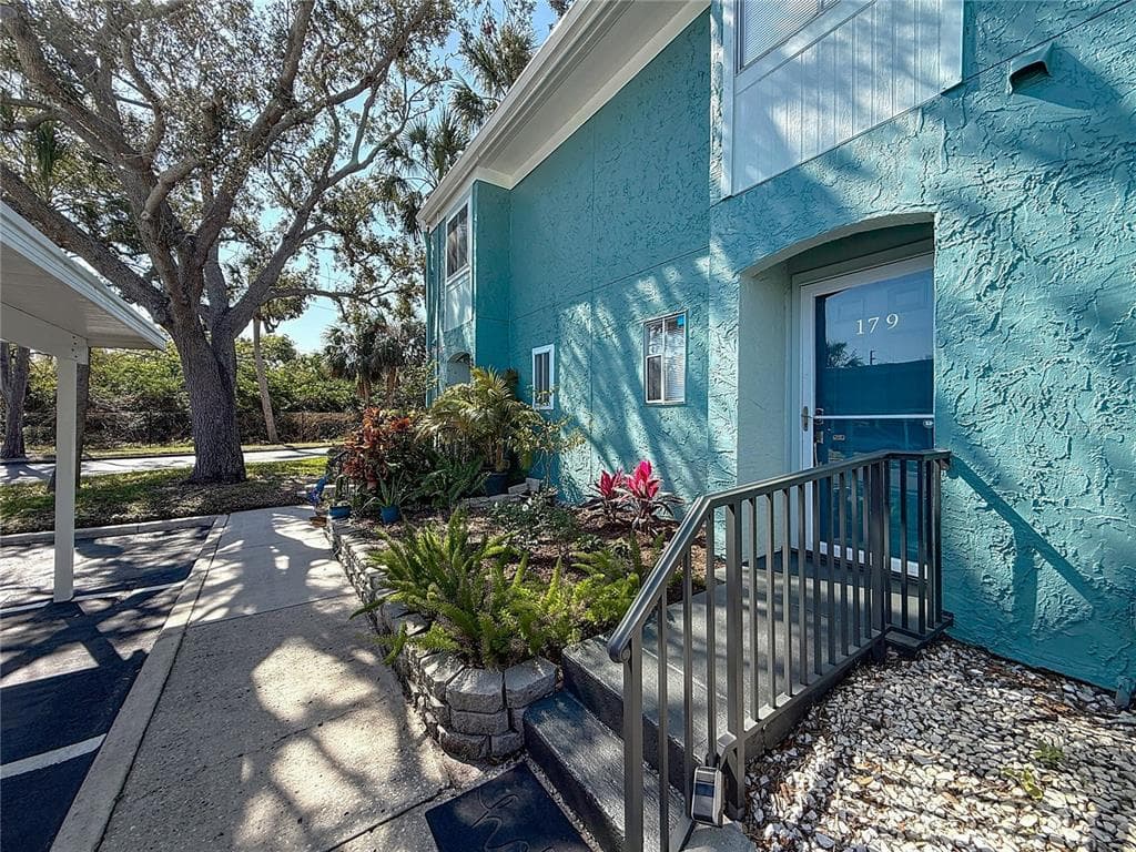 179 114TH AVENUE N UNIT 179 ST PETERSBURG, FL 33716