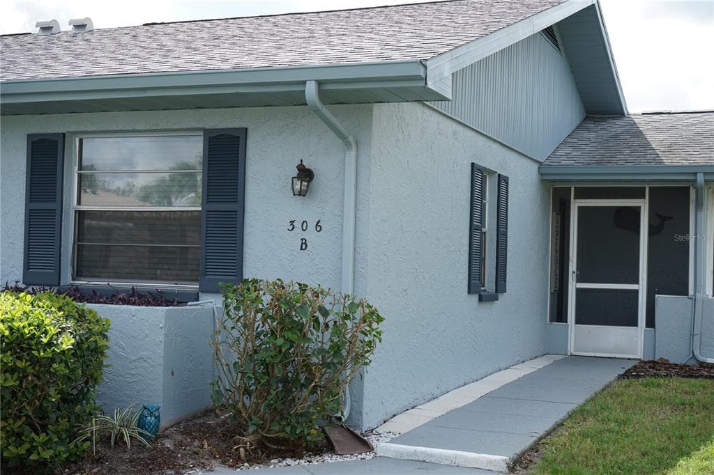 306 FOWLING CT UNIT B SUN CITY CENTER, FL 33573