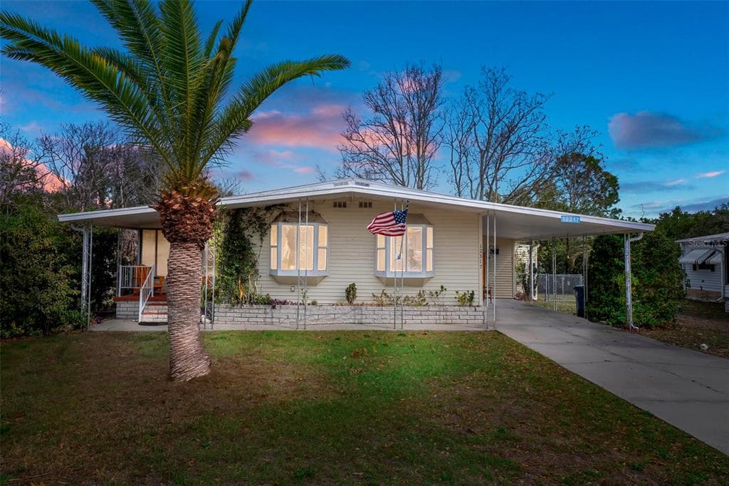 12317 HALLMARK AVENUE BROOKSVILLE, FL 34613