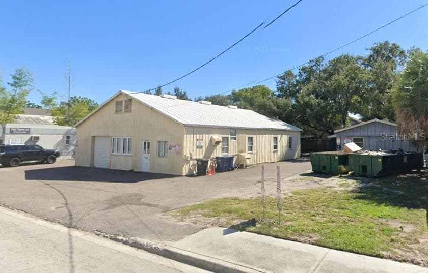 2704 W AZEELE STREET TAMPA, FL 33609