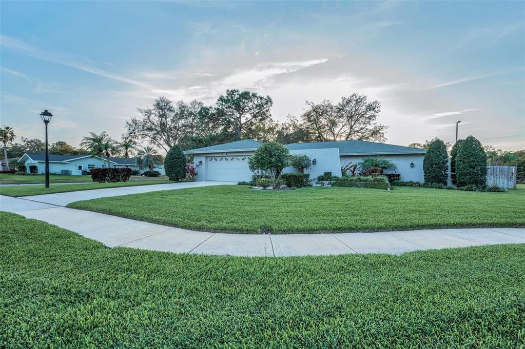 2664 WESTCHESTER DRIVE N