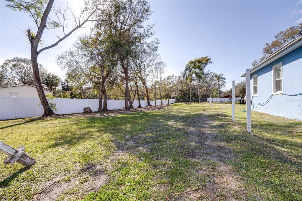 8122 N NEWPORT AVENUE TAMPA, FL 33604