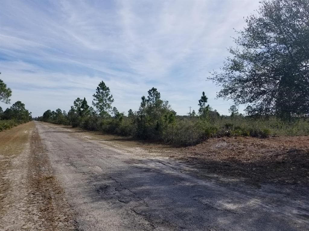 421 LAGUNA DRIVE INDIAN LAKE ESTATES, FL 33855