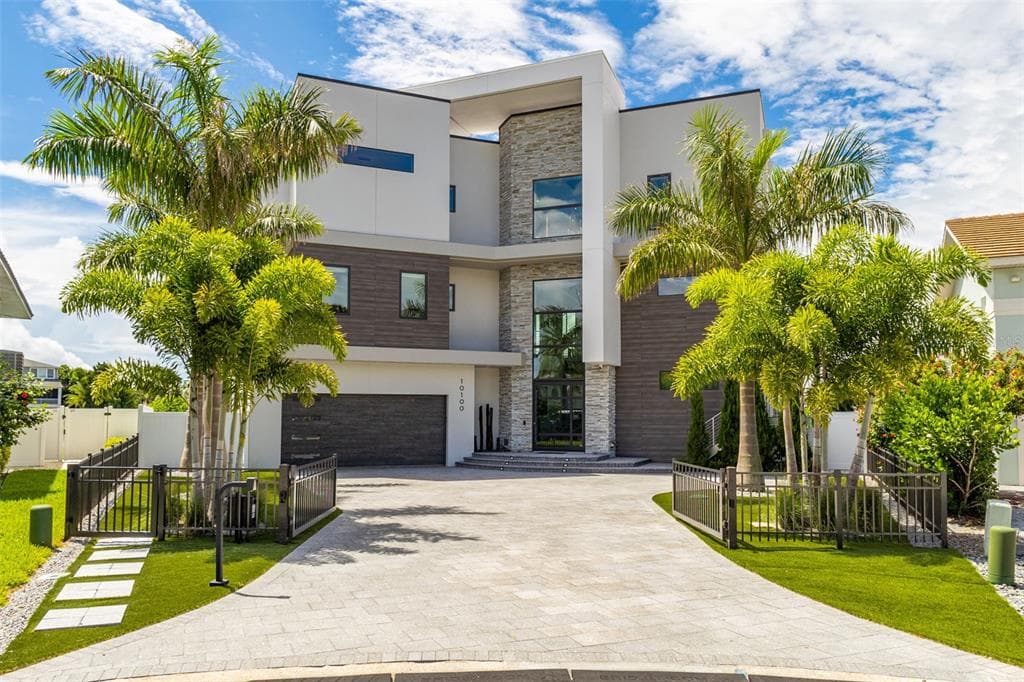 10100 TARPON DRIVE