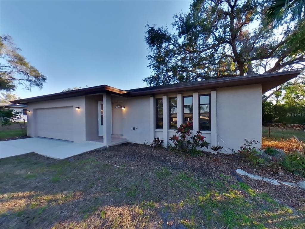 2604 MONTEREY STREET SARASOTA, FL 34231