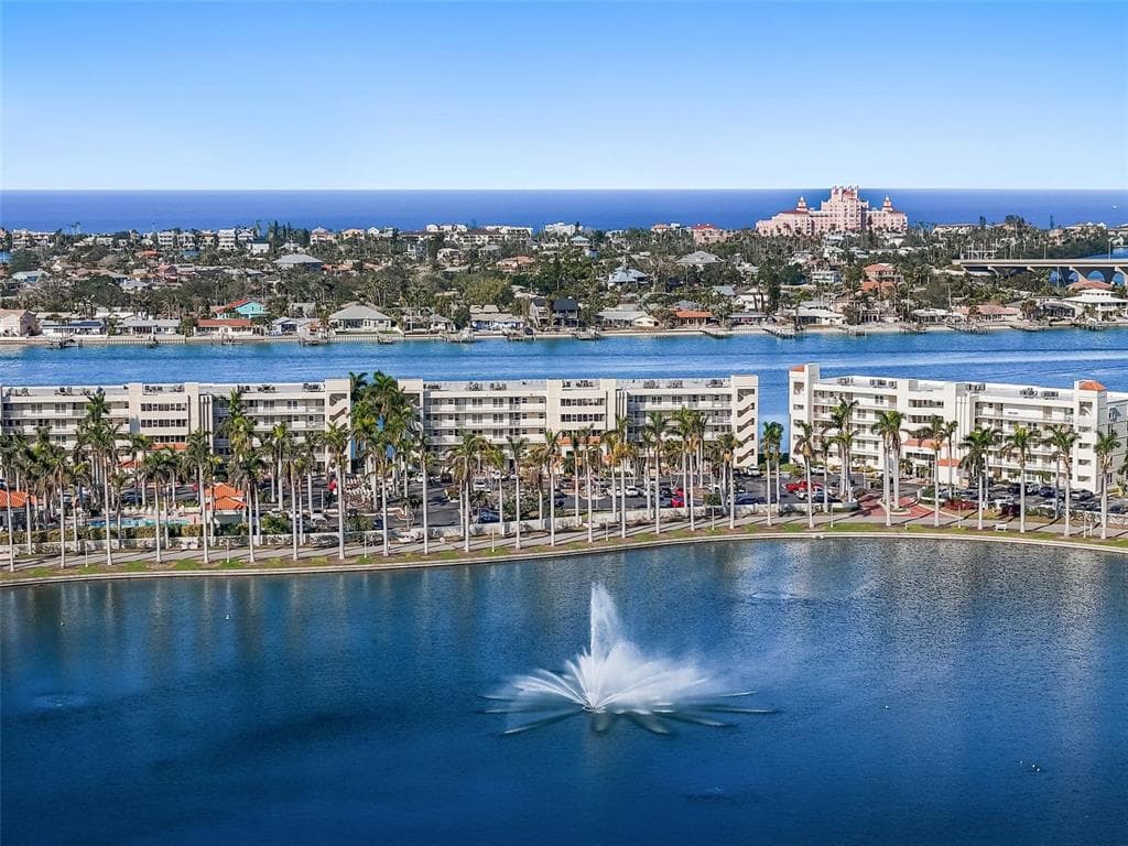 6083 BAHIA DEL MAR CIRCLE UNIT 359 ST PETERSBURG, FL 33715