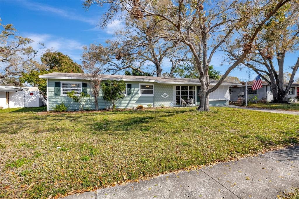 4423 W MONTGOMERY AVENUE TAMPA, FL 33616