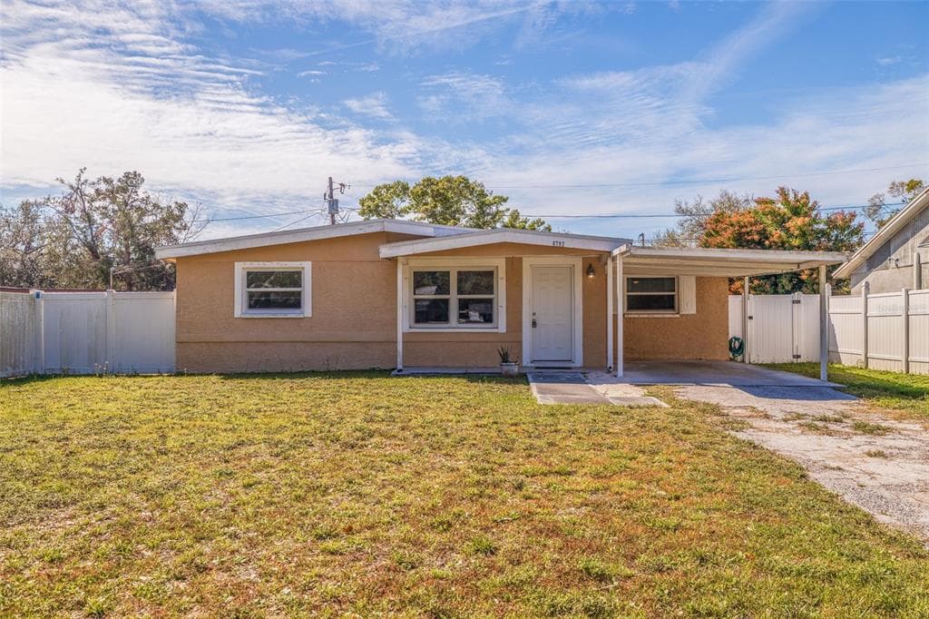 8792 93RD STREET SEMINOLE, FL 33777