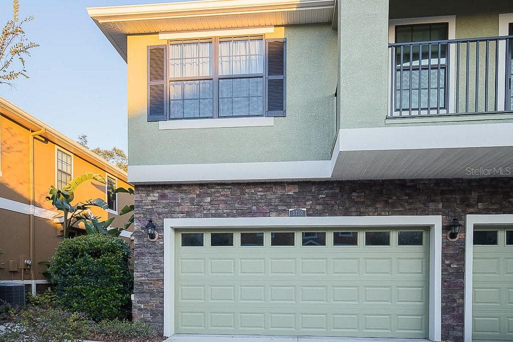 5710 KINGLETSOUND PLACE LITHIA, FL 33547
