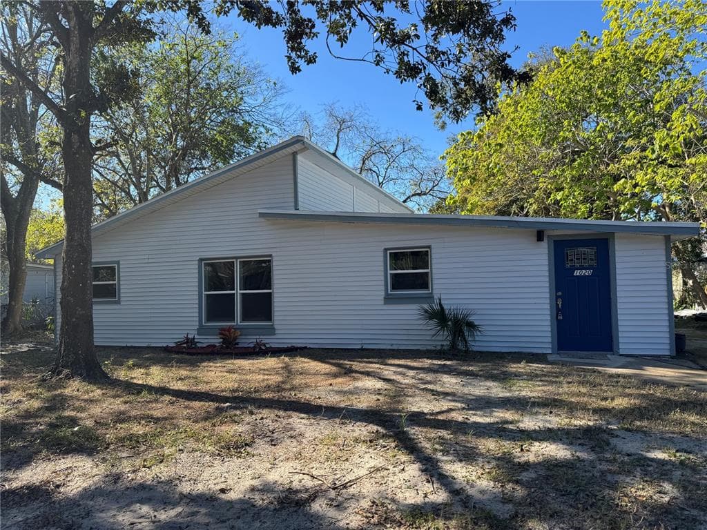 1020 BOBBIE LEE DRIVE DAYTONA BEACH, FL 32117