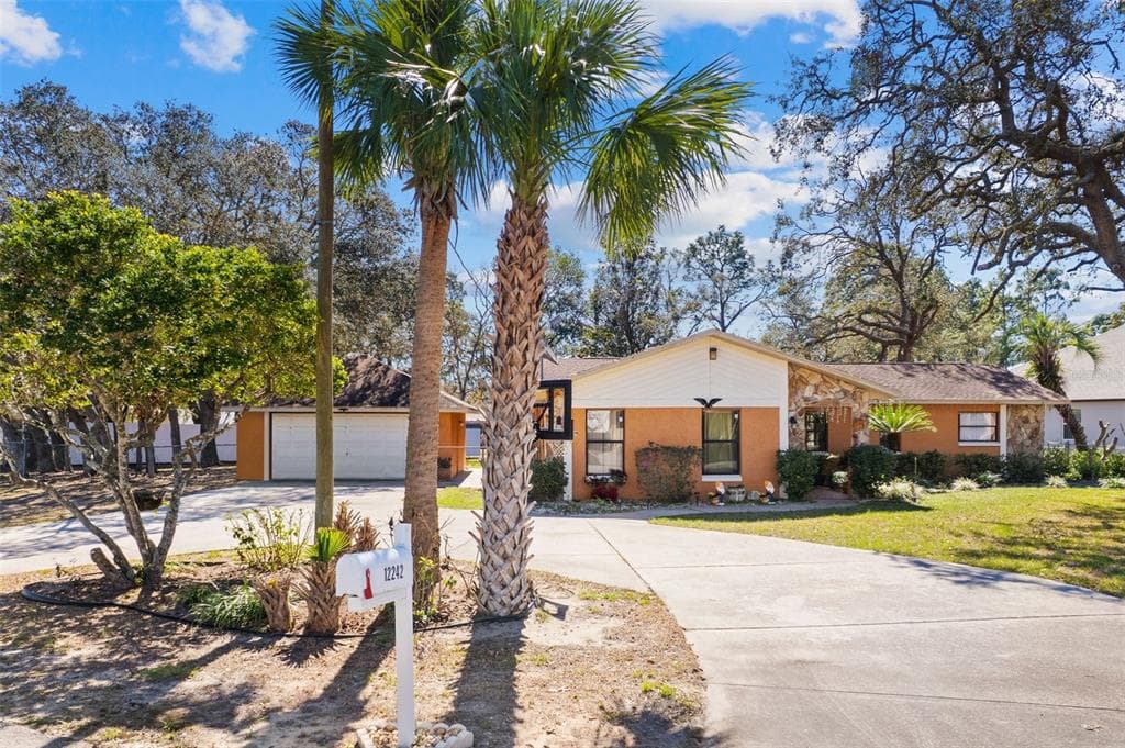 12242 CHASTAIN STREET SPRING HILL, FL 34609