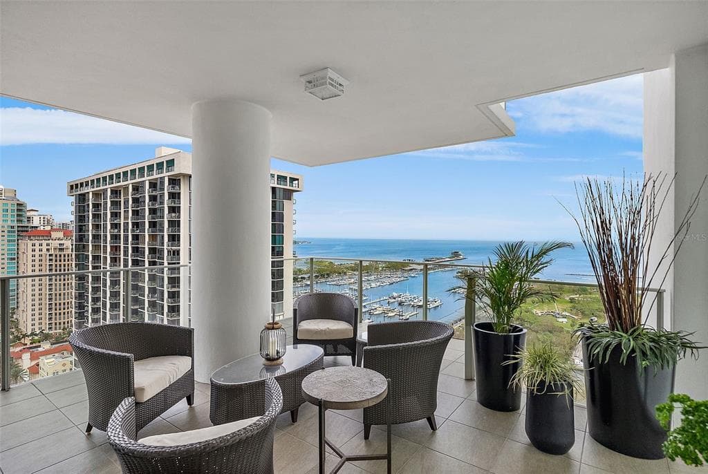 175 1ST STREET S UNIT 2408 ST PETERSBURG, FL 33701