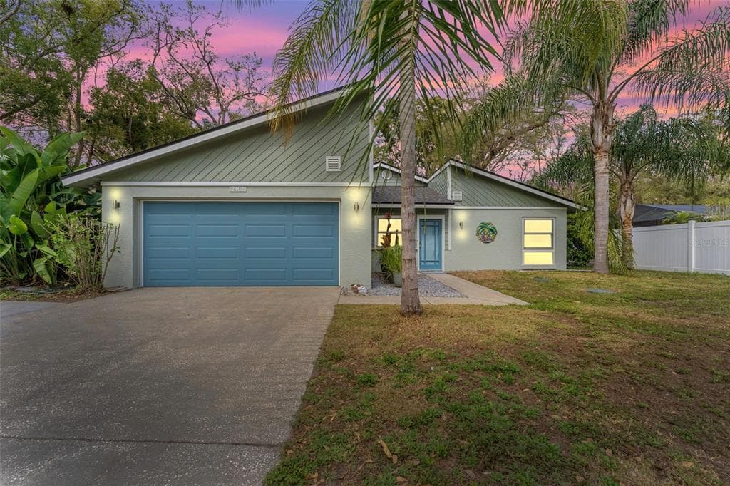 2402 REGAL DRIVE LUTZ, FL 33549