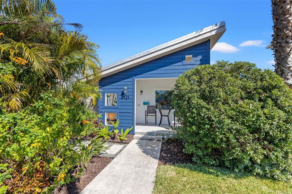 3121 PRESCOTT STREET N ST PETERSBURG, FL 33713