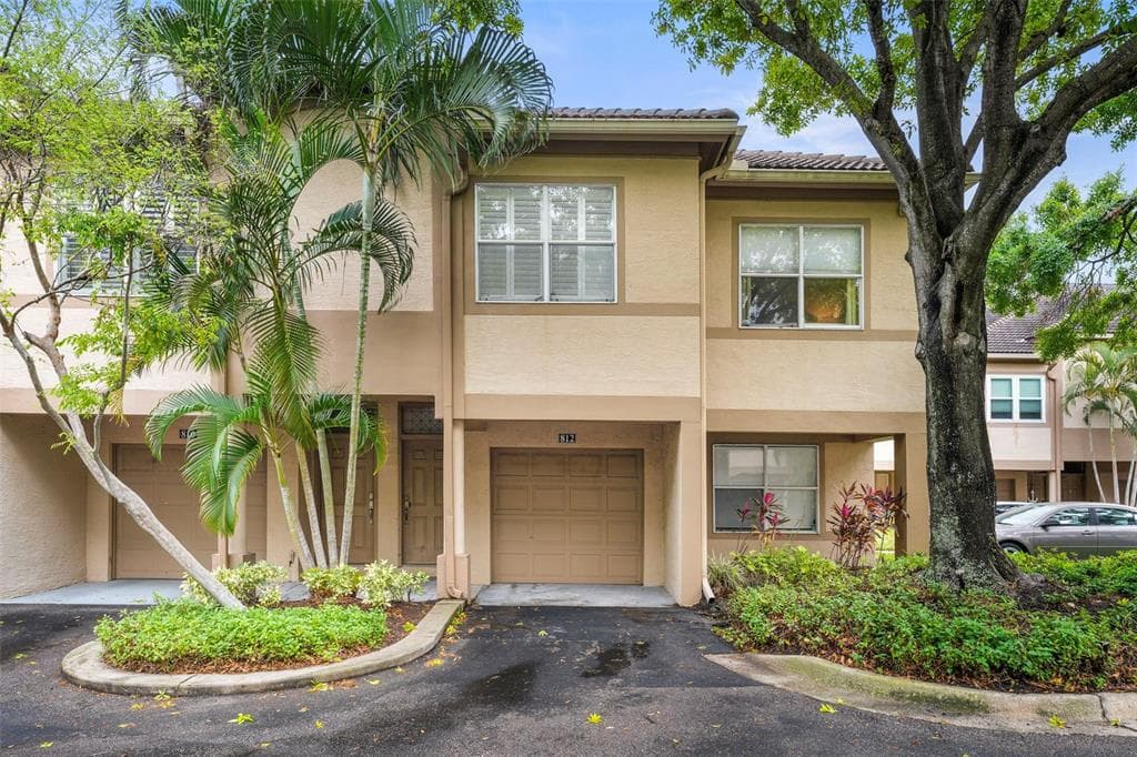 812 NORMANDY TRACE ROAD TAMPA, FL 33602