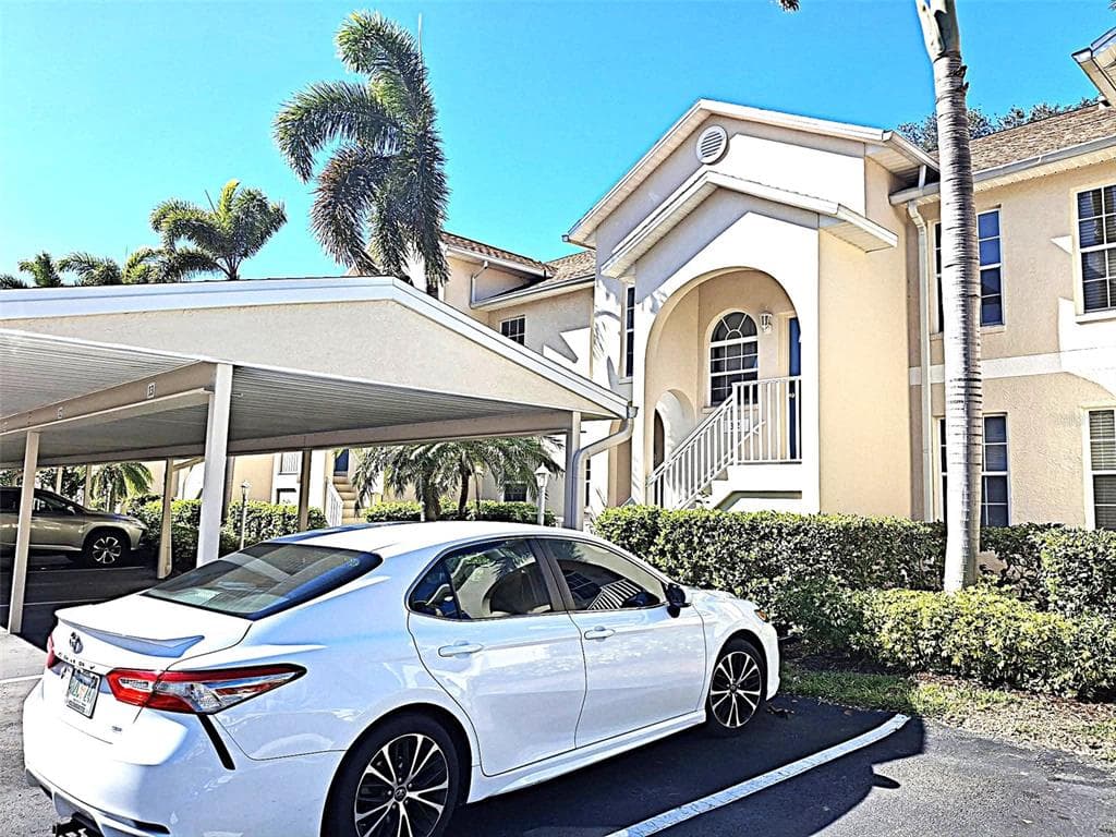 4275 CASTLEBRIDGE LANE UNIT 1325 SARASOTA, FL 34238