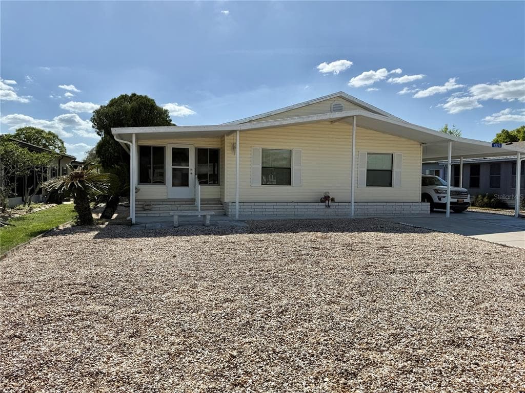 7575 WESTERN CIR DRIVE BROOKSVILLE, FL 34613