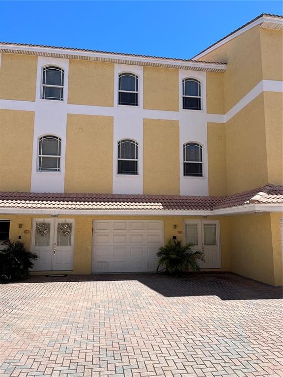 11595 GULF BOULEVARD UNIT 5 TREASURE ISLAND, FL 33706