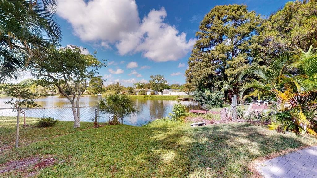 5815 47TH AVENUE N KENNETH CITY, FL 33709