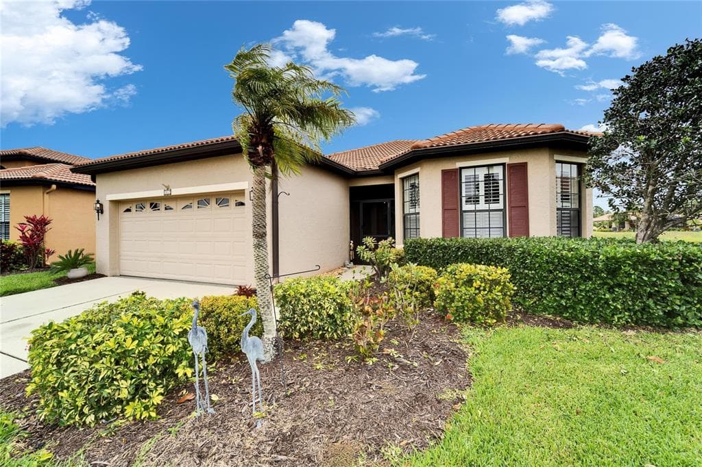 5817 HIDDEN FALLS LANE APOLLO BEACH, FL 33572