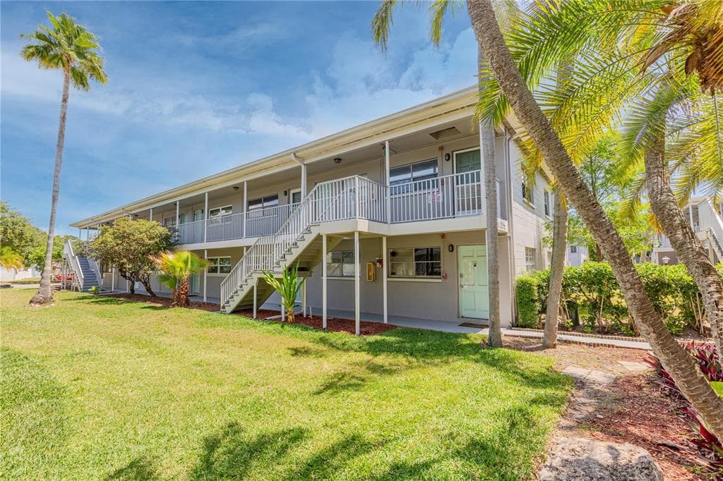 5912 5TH AVENUE N UNIT 8 ST PETERSBURG, FL 33710