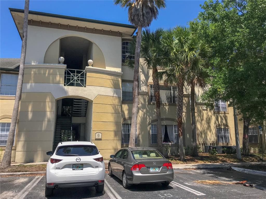 17114 CARRINGTON PARK DRIVE UNIT 206 TAMPA, FL 33647