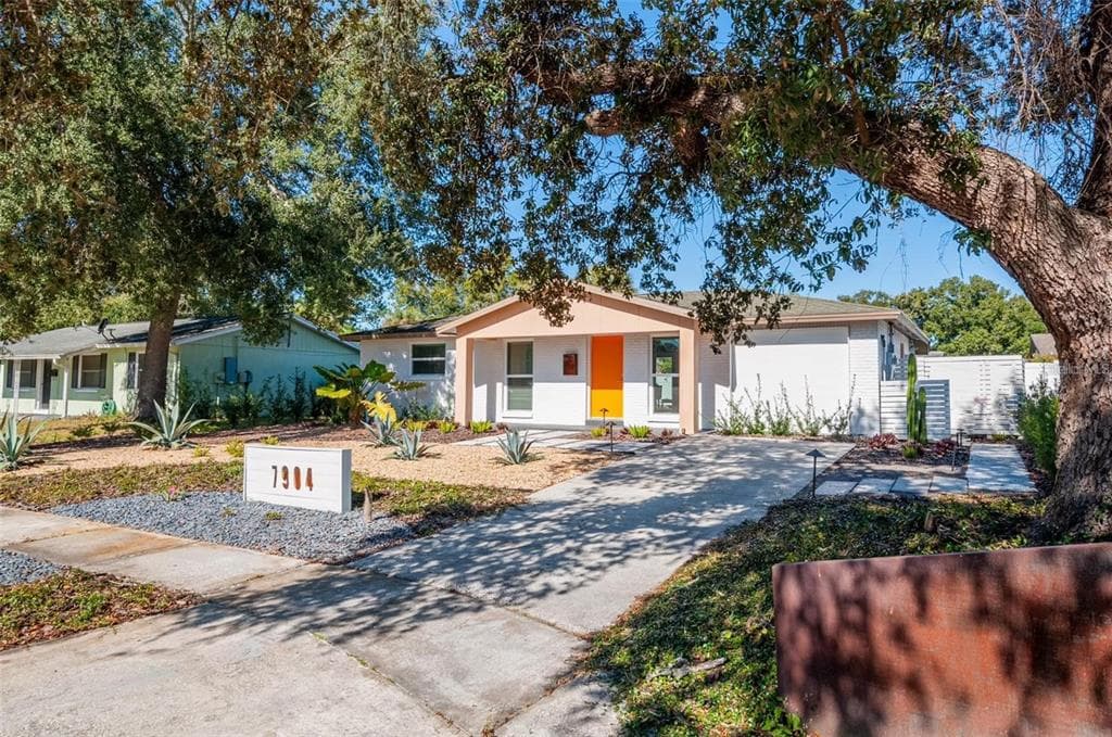 7904 WOODVINE CIRCLE TAMPA, FL 33615