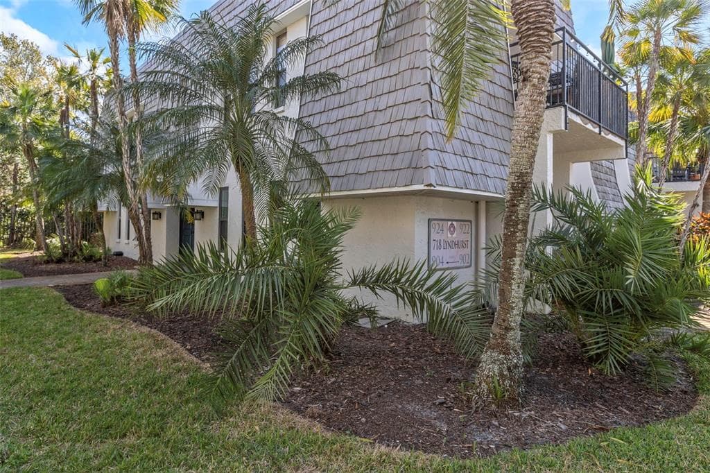 718 LYNDHURST STREET UNIT 904 DUNEDIN, FL 34698