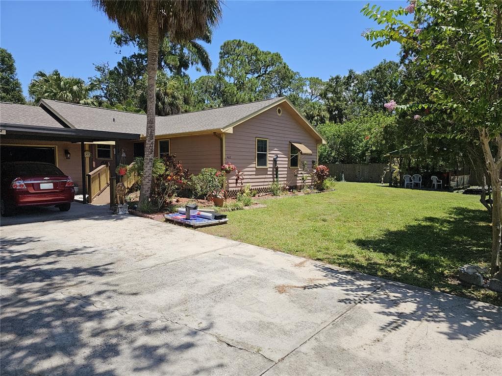 402 8TH STREET SW RUSKIN, FL 33570