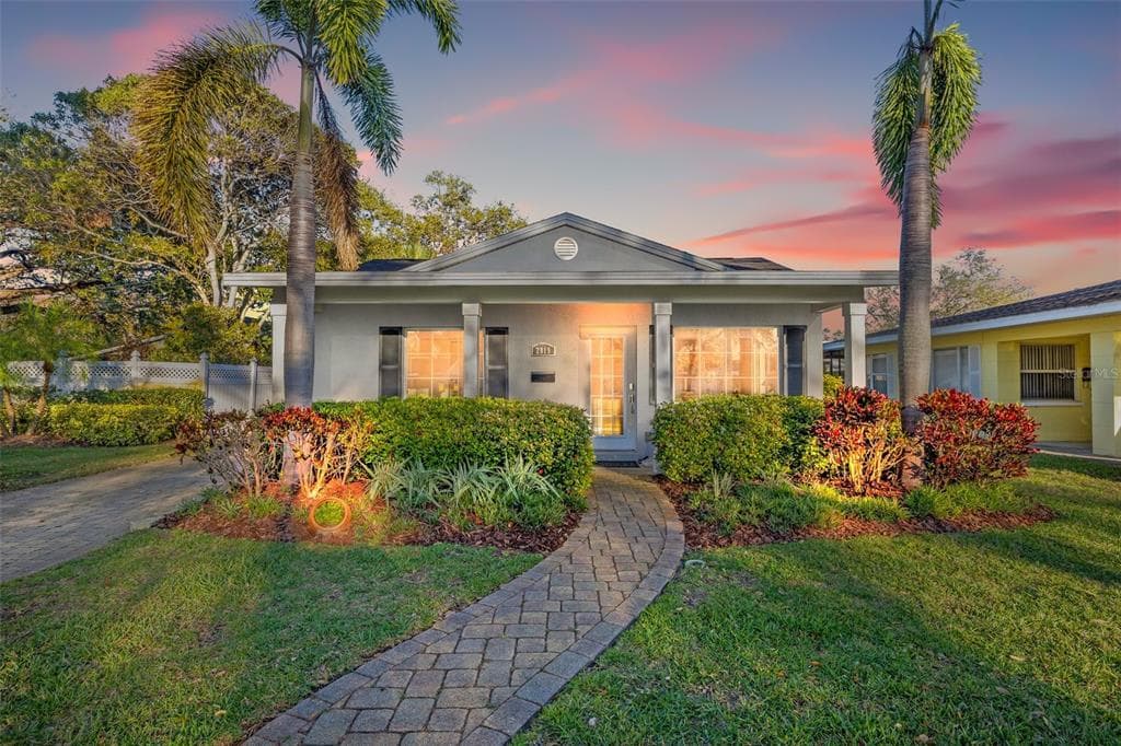 2819 BOCA CIEGA DRIVE N ST PETERSBURG, FL 33710
