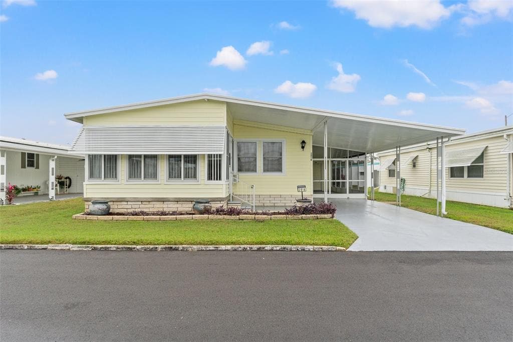 2018 HILO DRIVE HOLIDAY, FL 34691