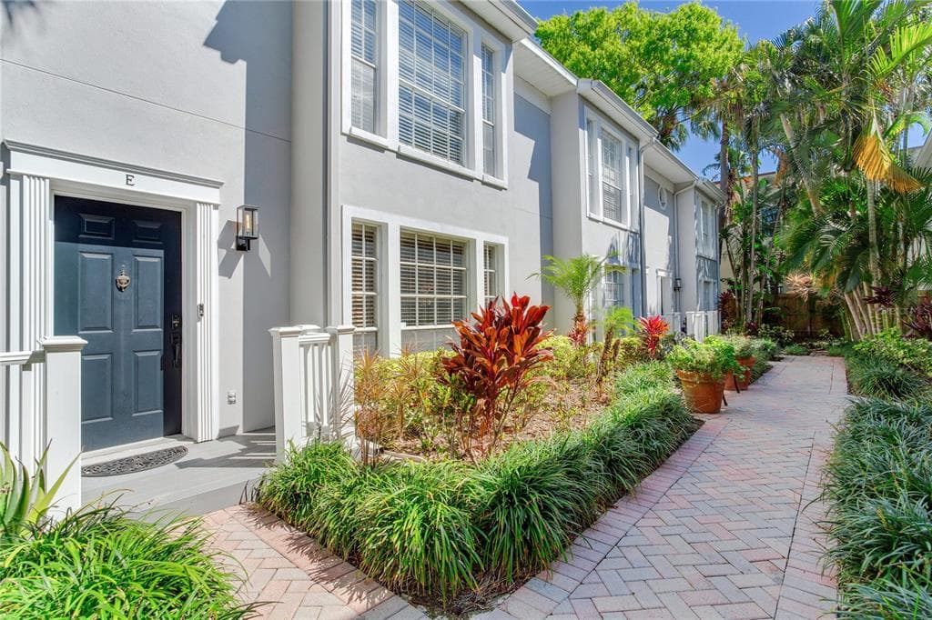 1211 W HORATIO STREET UNIT E TAMPA, FL 33606