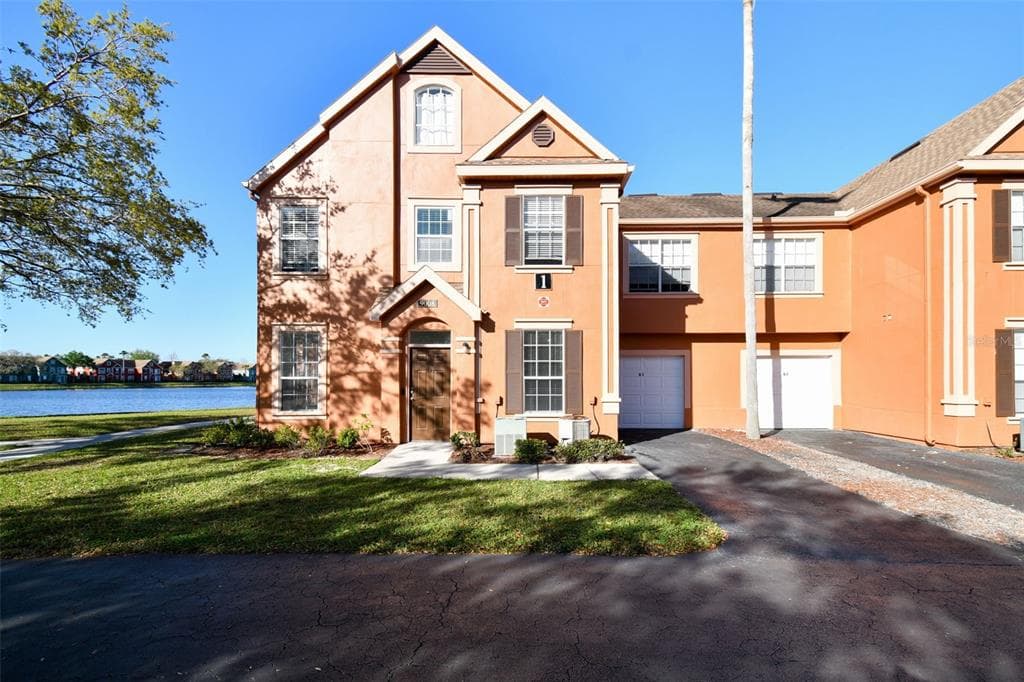 9008 LAKE CHASE ISLAND WAY TAMPA, FL 33626