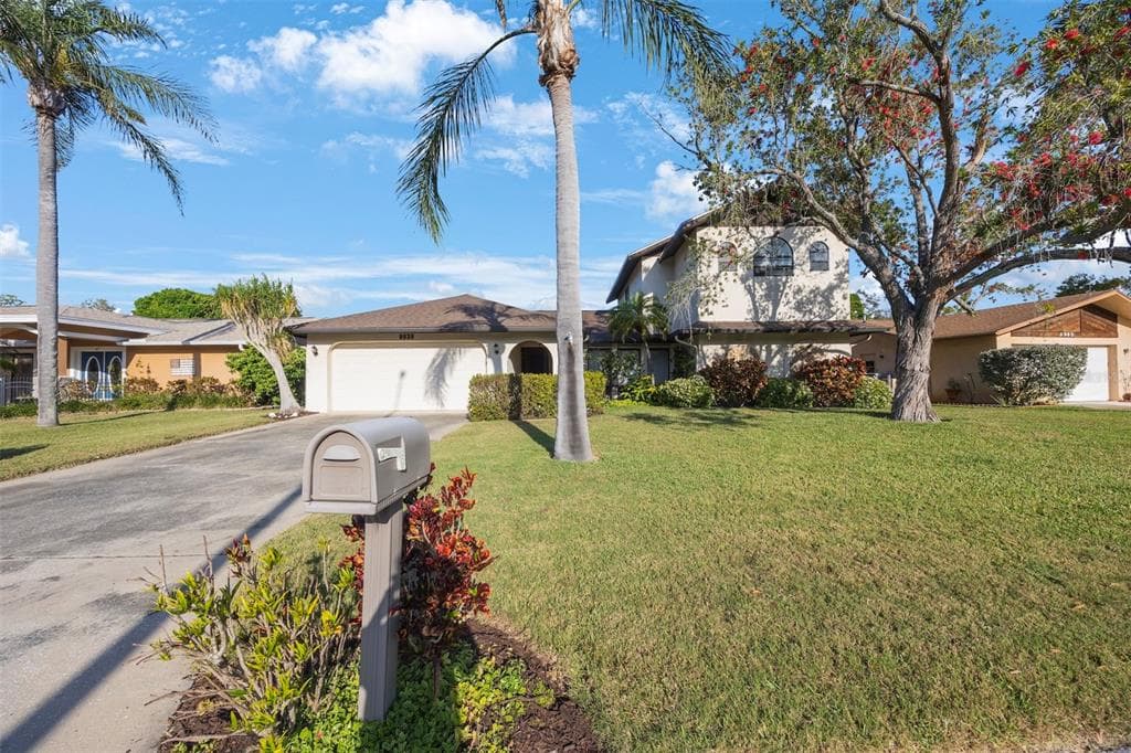 5938 OAKHURST DRIVE