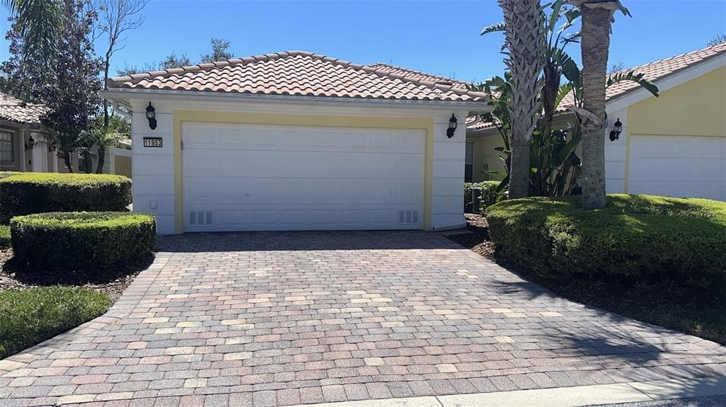 11953 DELFINA LANE ORLANDO, FL 32827